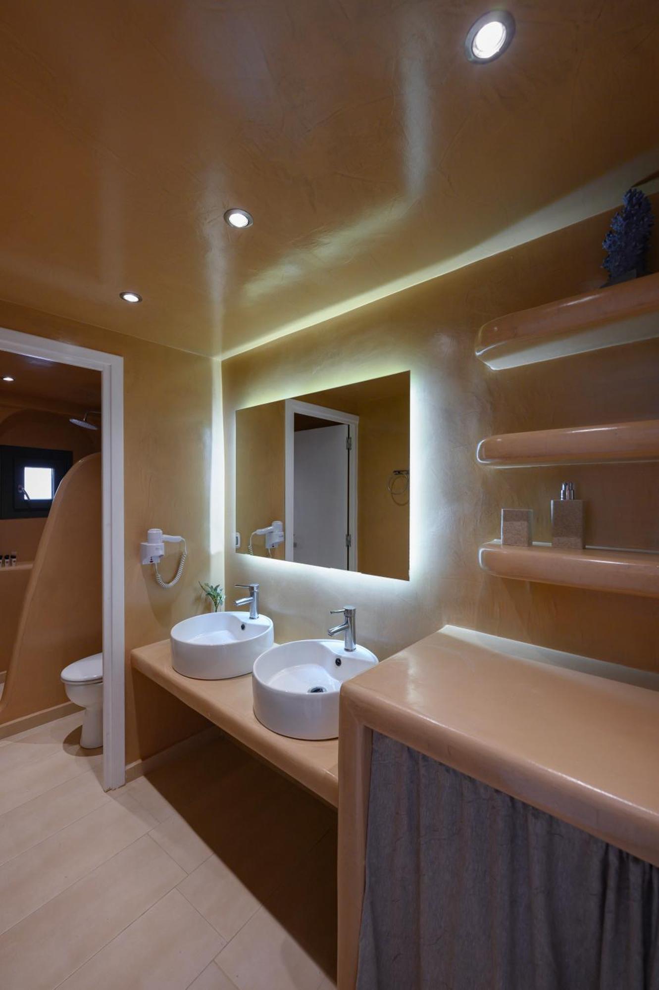 Elements Cave Suites Megalochori  Pokoj fotografie