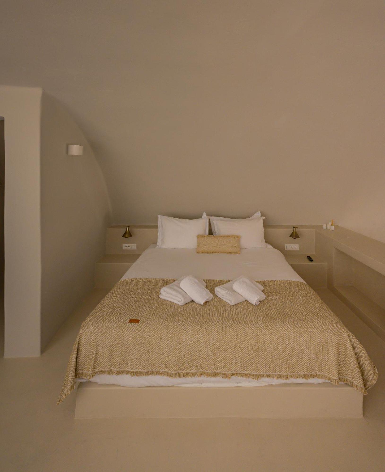 Elements Cave Suites Megalochori  Pokoj fotografie